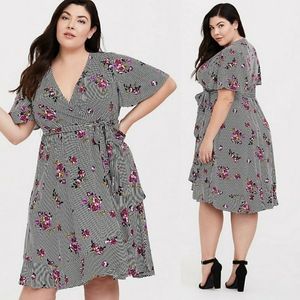 EUC Torrid 2X Floral Stripe Faux Wrap Dress